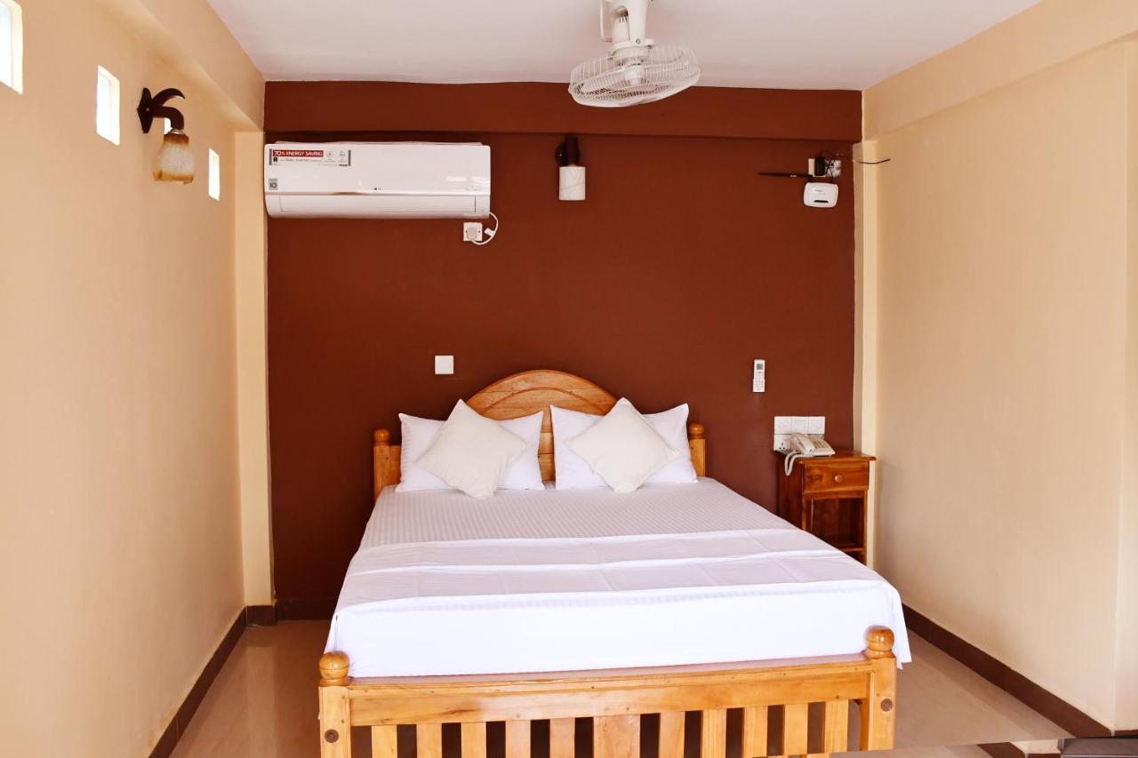 Bluewater Beach Resort ตรินโคมาลี ภายนอก รูปภาพ