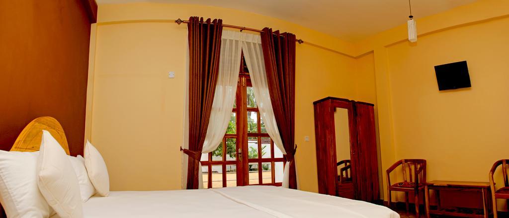Bluewater Beach Resort ตรินโคมาลี ภายนอก รูปภาพ