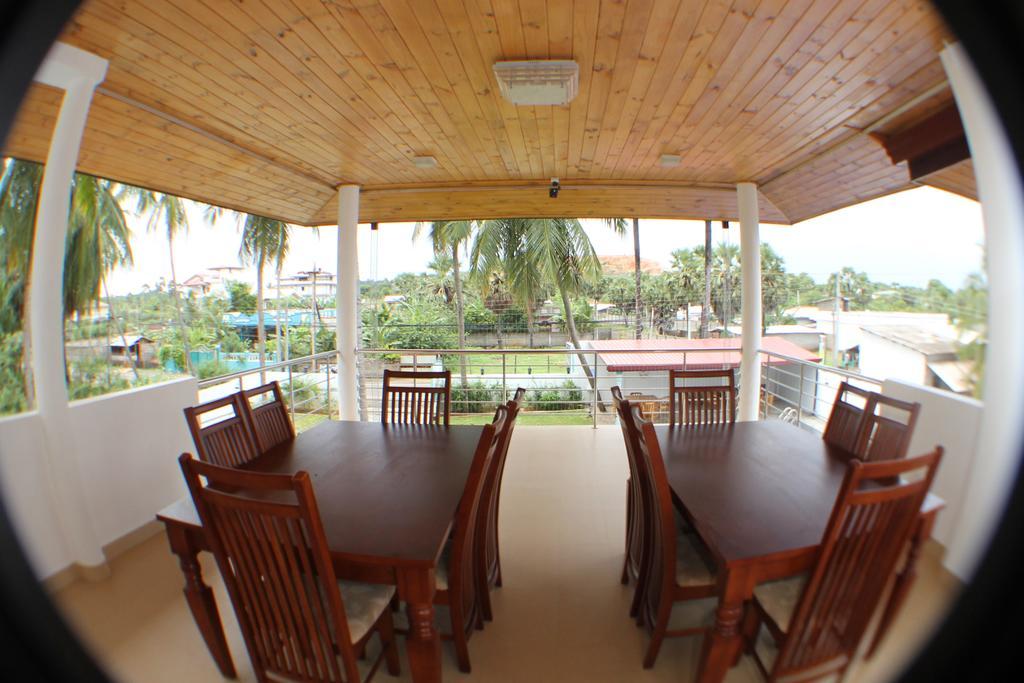 Bluewater Beach Resort ตรินโคมาลี ภายนอก รูปภาพ